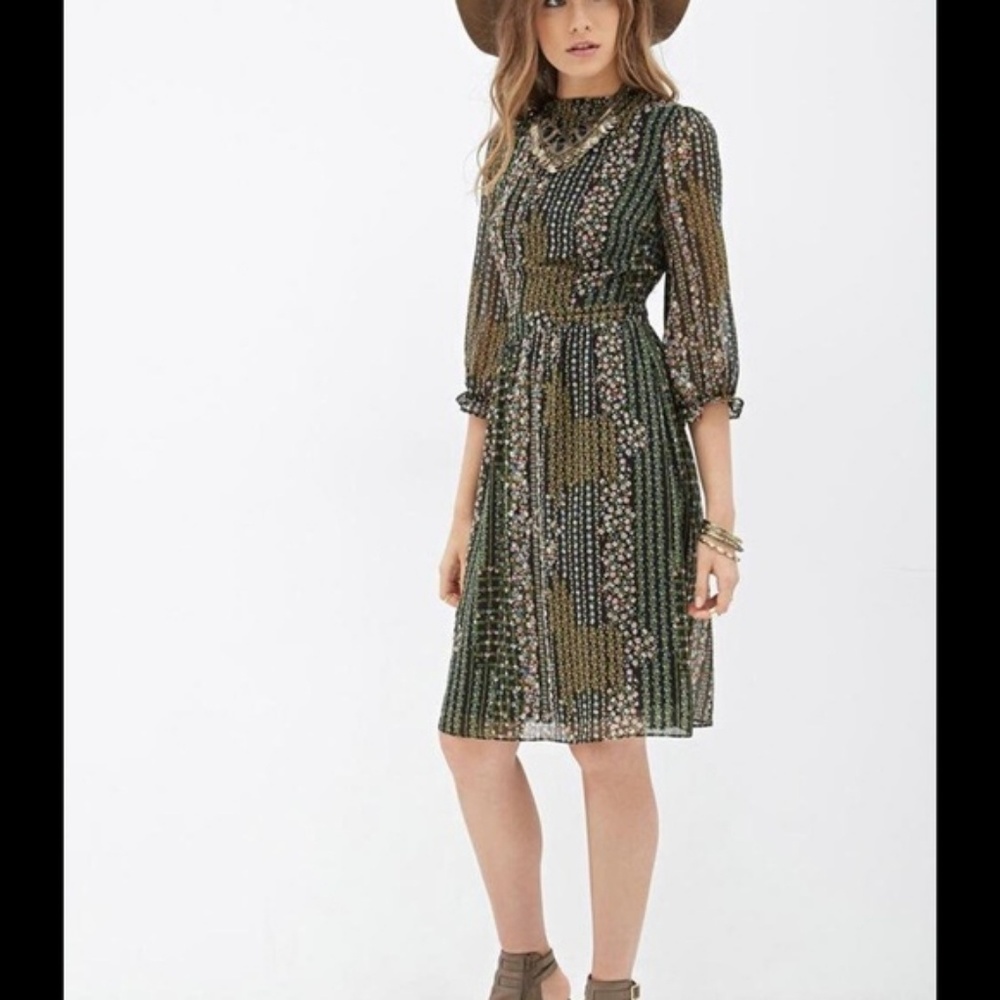 Forever21 Long-sleeved High-neck Dainty Floral Dress lined Size Small Romantic